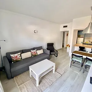 https://acogedor-y-luminoso-apartamento-en-el-centro.tenerifehoteles.net